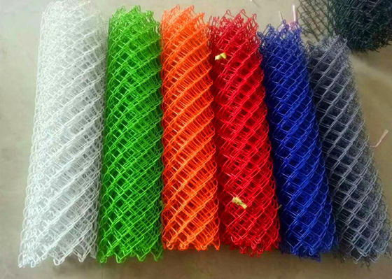 5mm Kim loại 4 chân Hàng rào liên kết chuỗi Pvc Hàng rào kim cương Bề mặt mịn