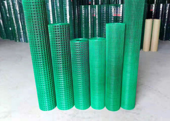 Chiều dài 18m Tấm hàng rào bằng nhựa màu xanh lá cây tráng nhựa Pvc cuộn dây lưới