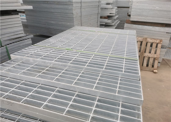 Cầu thang mạ kẽm không gỉ Treads Thép lưới Catwalk Q235 Chiều rộng 305mm