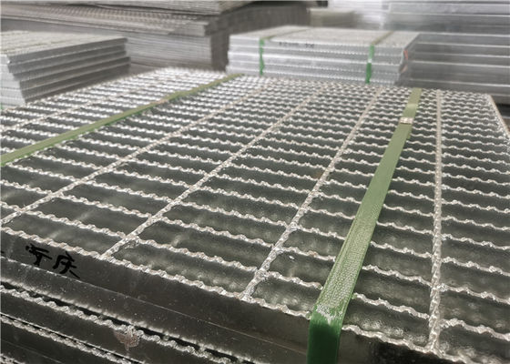 Nền tảng thép cacbon Q235 Lưới thép mạ kẽm hình vuông có răng cưa