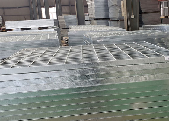 Cầu thang lưới thanh răng cưa 40x5mm cho kỹ thuật đô thị