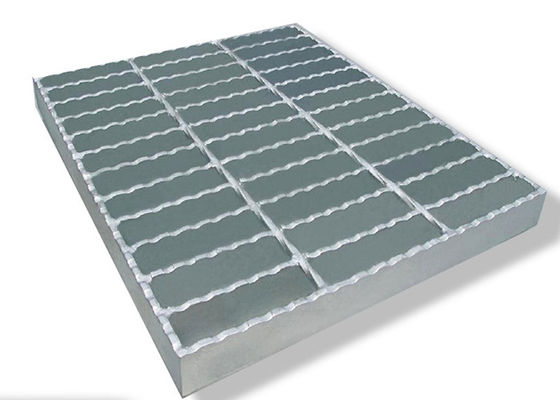 ISO9001 Chống rỉ sét Đường đi bộ bằng thép Lưới thép 8 * 8mm Lưới kim loại cho đường lái xe
