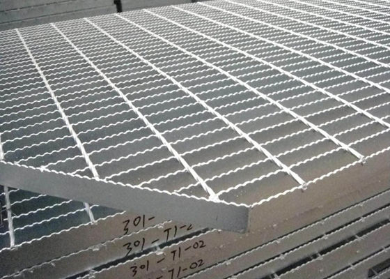 Chống trượt sàn Catwalk Grating Lối đi mạ kẽm nhúng nóng cho nền tảng xem