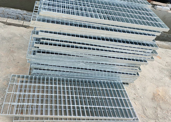 Chống trượt sàn Catwalk Grating Lối đi mạ kẽm nhúng nóng cho nền tảng xem