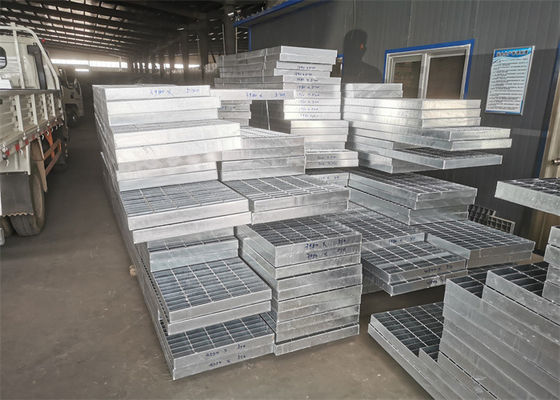 Nền tảng chống trượt Tấm lưới thép hàn 1000x6000mm Bảo vệ chống ăn mòn
