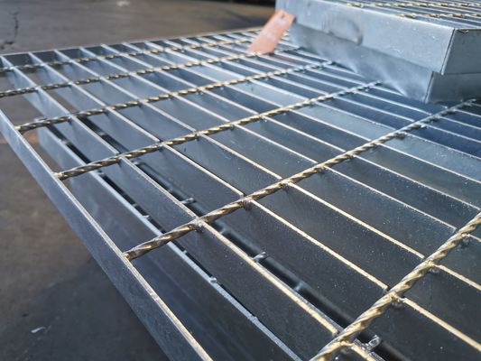 Tấm lưới thép mạ kẽm 32x3mm Được khóa cho lối đi trên đường lái xe