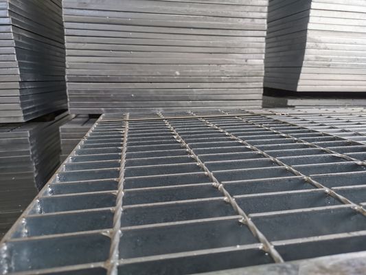 Tấm lưới thép mạ kẽm 32x3mm Được khóa cho lối đi trên đường lái xe