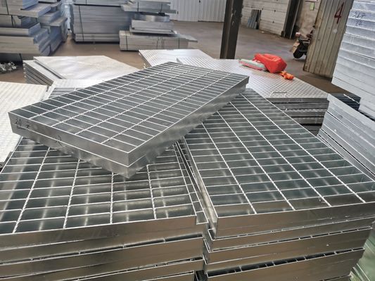Cổng vuông không trượt bằng thép Grate Cầu thang 40mm cho kỹ thuật vệ sinh