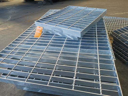 Cầu thang nhẹ không gỉ Treads Lưới thép tản nhiệt