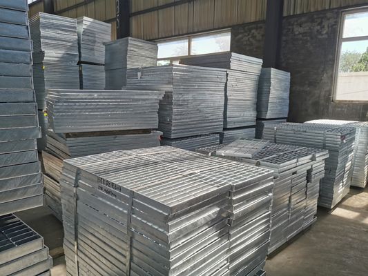 Cầu thang nhẹ không gỉ Treads Lưới thép tản nhiệt