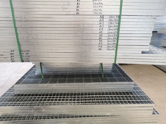 Mạ kẽm nhúng nóng ODM Lưới thép hợp chất Chiều rộng 1m Loại T4 Nhà máy ngoài trời