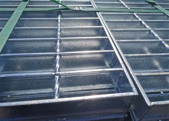 Nhà máy hóa chất Lưới thép mạ kẽm nhúng nóng Tấm răng cưa 1m
