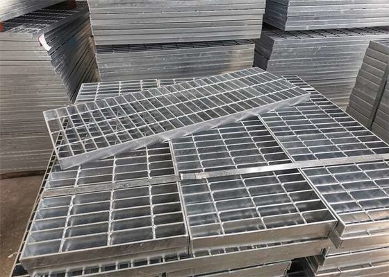 Cầu thang mạ kẽm nhúng nóng Lưới thép 60mm Kiểu răng cưa