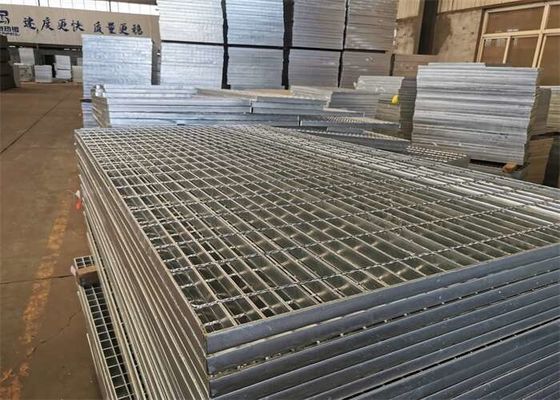 AS1657 Tiêu chuẩn chống trượt cầu thang thép lưới 100mm cho bãi đậu xe