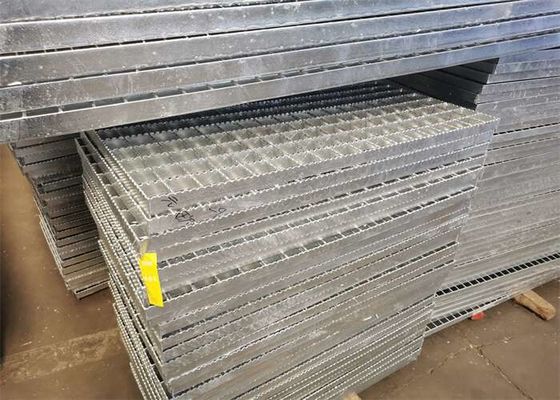 ISO9001 Lưới thép màu bạc cho đường lái xe vào lưới cho cầu vượt