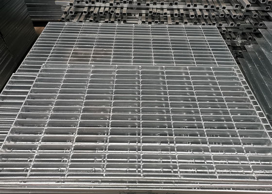 1000mm × 6000mm Thép mạ kẽm nhúng nóng Vỉa hè chống trượt Tấm lưới thép hàn