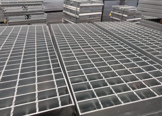 Lưới thép mạ kẽm nhúng nóng 30 * 100mm có răng cưa Độ bền cao