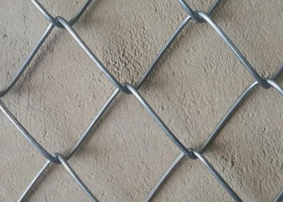 Sân chơi thể thao Sân vườn hàng rào liên kết chuỗi kim cương Chiều rộng 20m 75X75mm