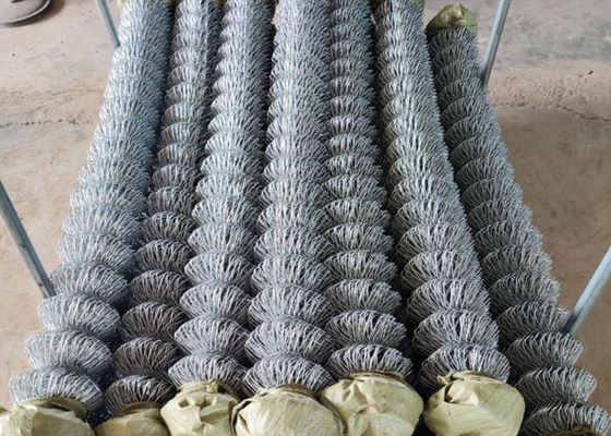 Hàng rào liên kết chuỗi mạ kẽm phủ Pvc 3.0mm với cạnh xoắn Knuckle