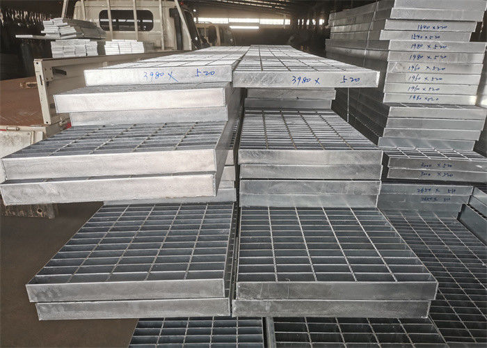 Nền tảng chống trượt Tấm lưới thép hàn 1000x6000mm Bảo vệ chống ăn mòn