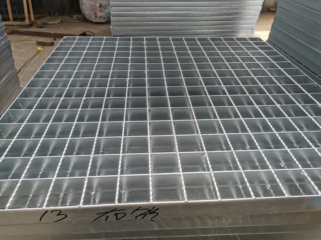 Cổng vuông không trượt bằng thép Grate Cầu thang 40mm cho kỹ thuật vệ sinh