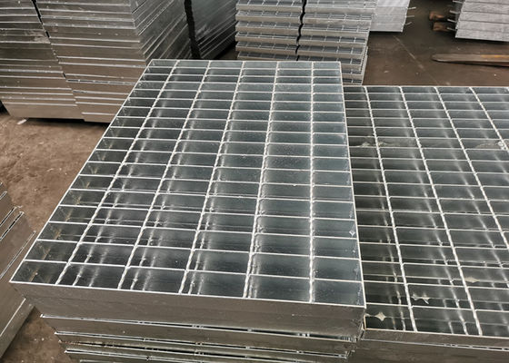 Cầu thang thép mạ kẽm nhúng nóng 1000mm * 300mm Vỉa hè bằng thép hàn